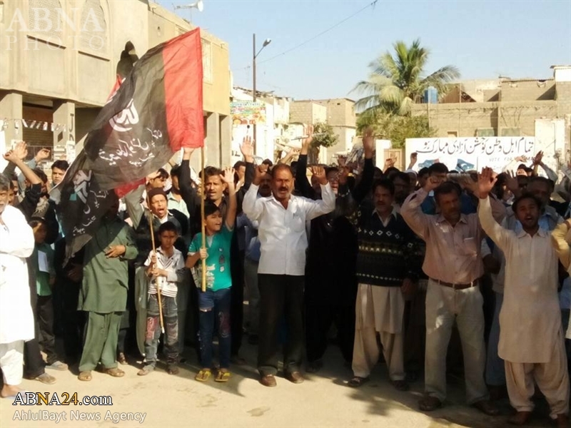 تقرير مصور / تظاهرات في كراتشي تشجب مجزرة الجيش النيجيري بحق المدنيين وتطالب بالافراج عن الشيخ الزكزاكي